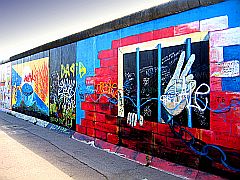 Peace - Mauer-Graffiti