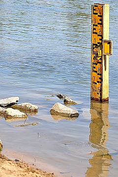 Pegel zur Wasserstandsmessung im Fluss Lippe