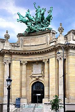 Foto: Seiteneingang des Grand Palais