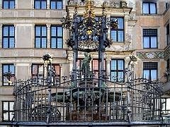 Renaissance Brunnen vorm Leibniz-Haus