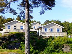 Das norwegische Ferienhaus, Fereinhütte, ist aus Holz gebaut