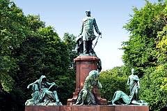 Tiergarten mit Bismarck Statue