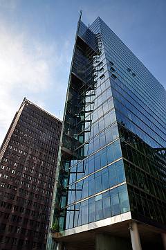 Tower, Glasfassade