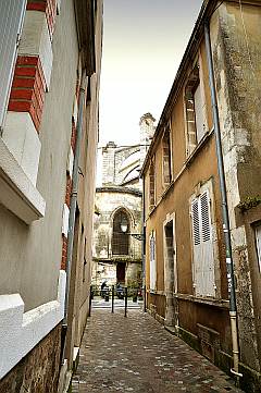 Kirchweg zur Eglise Notre Dame de bon port des Sables d'Olonne