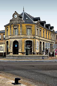 Das Muschel-Museum, ein malerisches altes Gebäude mit gelber Fassade