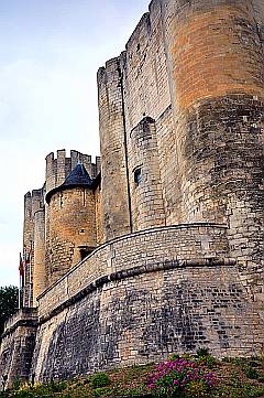 Donjon - ein bewohnbarer Turm einer alten Burg