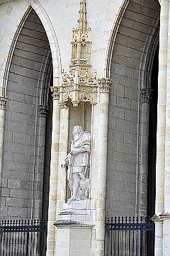 Statue - Detail-Aufnahme der Kathedrale