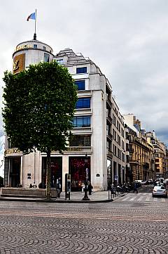 Louis Vuitton, Paris