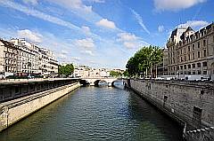 Paris liegt an der Seine