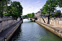 Die Seine im Kanal mitten in Paris