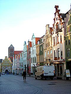 Gasse in der historischen Altstadt von Wismar: Krämerstraße
