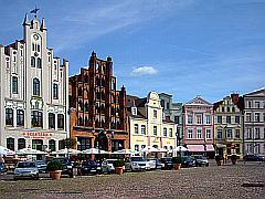 alter Marktplatz in Wismar mit Alter Schwede