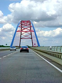 Brücke zwischen Ost und West